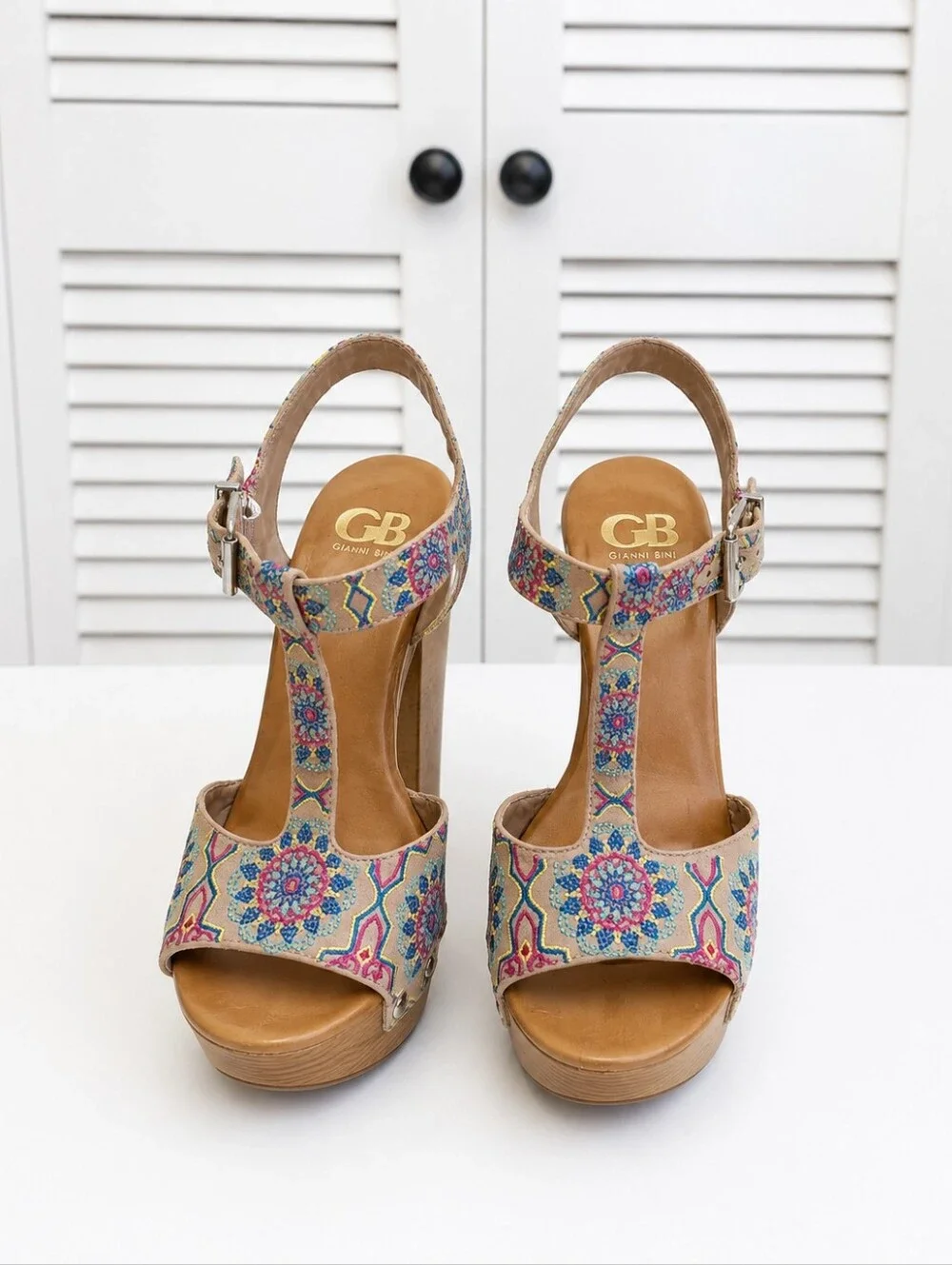 Gianni Bini stylish multicolor